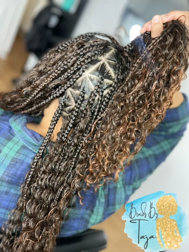 Medium Midback Knotless Goddess Style Braids